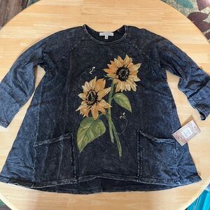 Jess & Jane Sunflower Graphic Washed Black Tunic